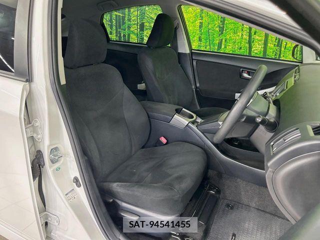 Toyota PRIUS 2013-06 8246386-7