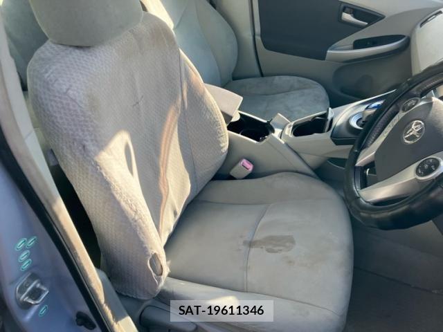 Toyota PRIUS 2009-07 8246410-6