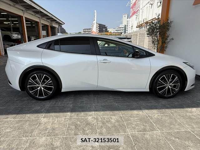 Toyota PRIUS 2023-10 8246363-11