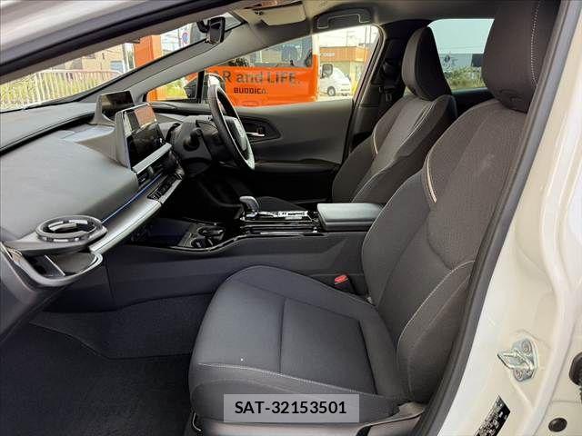 Toyota PRIUS 2023-10 8246363-16