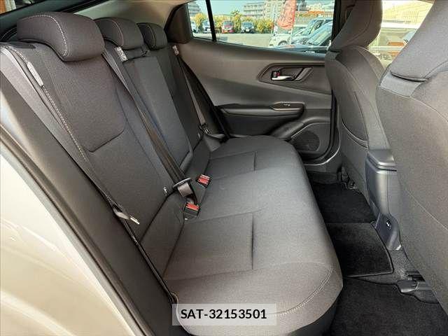 Toyota PRIUS 2023-10 8246363-17