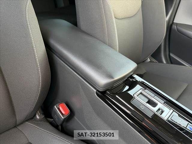 Toyota PRIUS 2023-10 8246363-29