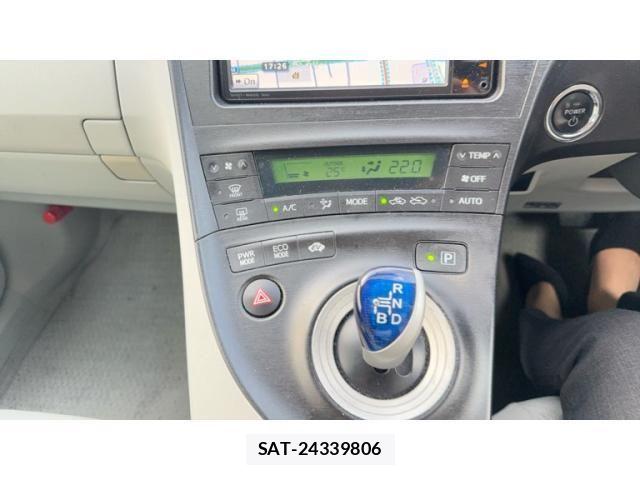 Toyota PRIUS 2010-06 8246408-9