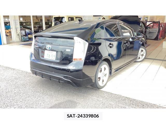Toyota PRIUS 2010-06 8246408-1