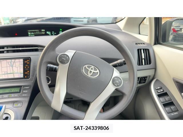 Toyota PRIUS 2010-06 8246408-6
