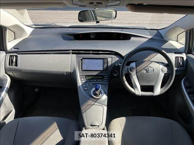 Toyota PRIUS 2011-08 8246394-9