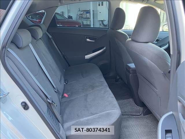 Toyota PRIUS 2011-08 8246394-11