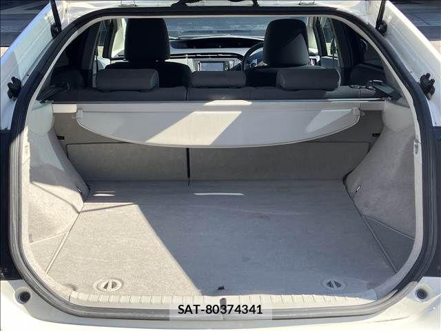 Toyota PRIUS 2011-08 8246394-12