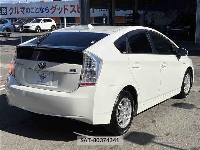 Toyota PRIUS 2011-08 8246394-15