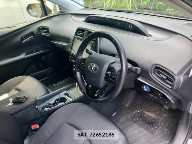 Toyota PRIUS 2020-04 8246388-20