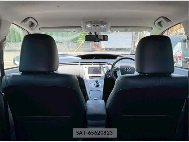 Toyota PRIUS 2015-03 8246398-9
