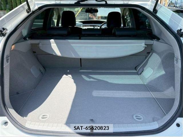 Toyota PRIUS 2015-03 8246398-10