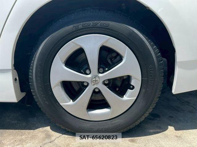 Toyota PRIUS 2015-03 8246398-27