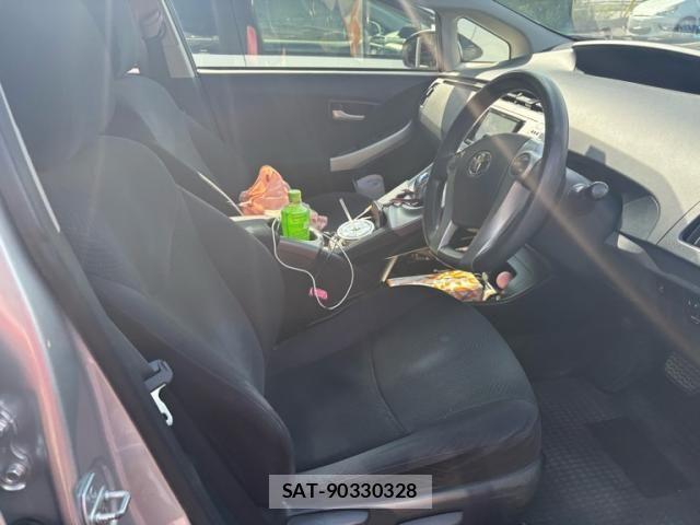 Toyota PRIUS 2012-08 8246403-14