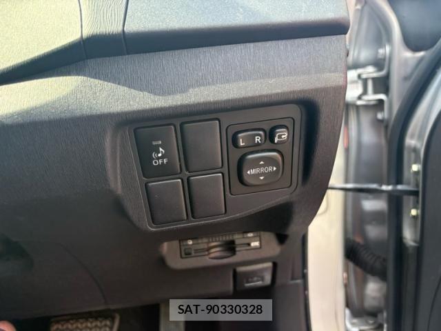 Toyota PRIUS 2012-08 8246403-17