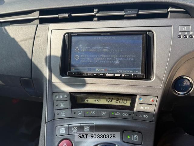 Toyota PRIUS 2012-08 8246403-19