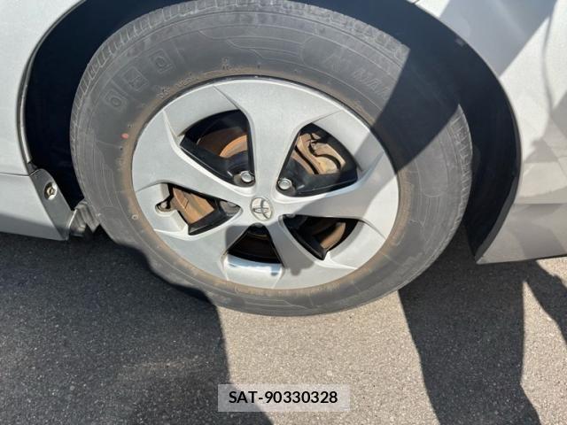 Toyota PRIUS 2012-08 8246403-4