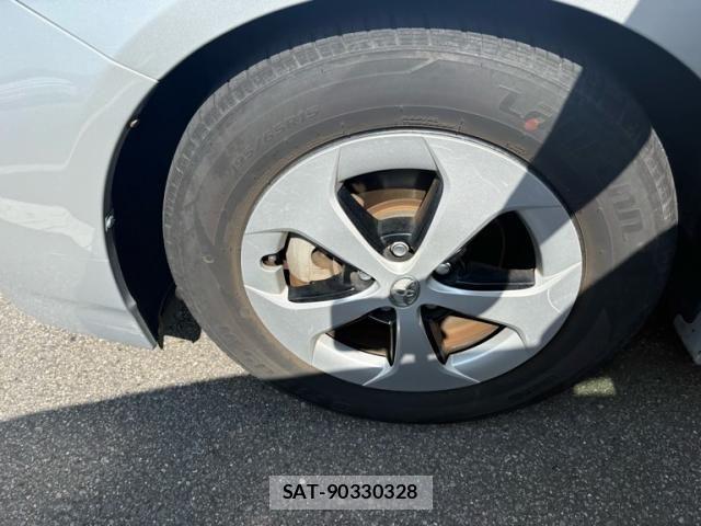 Toyota PRIUS 2012-08 8246403-5