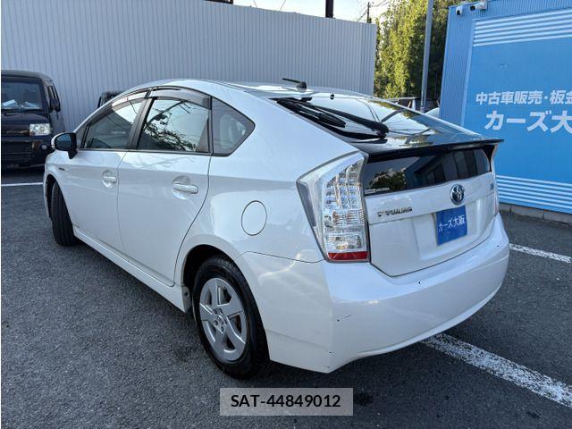 Toyota PRIUS 2009-11 8246401-2