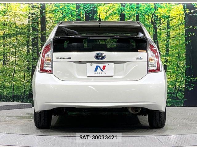Toyota PRIUS 2013-01 8246396-14