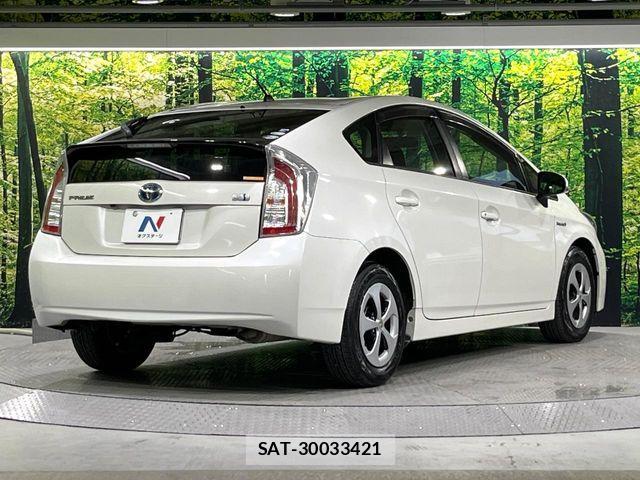 Toyota PRIUS 2013-01 8246396-16