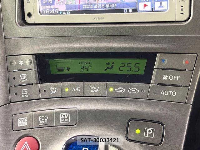 Toyota PRIUS 2013-01 8246396-6