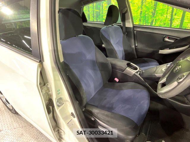 Toyota PRIUS 2013-01 8246396-7