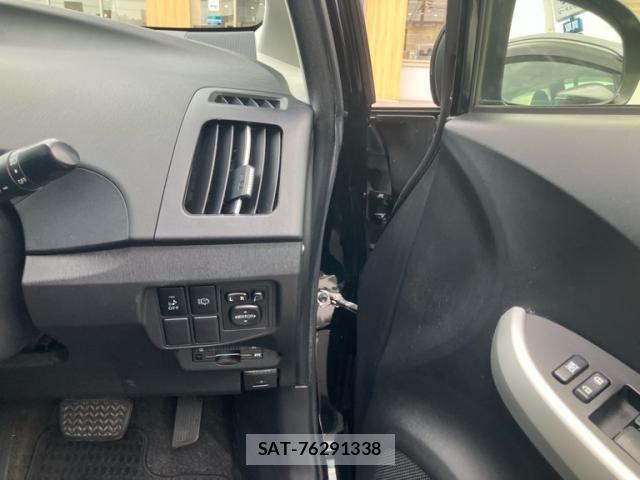 Toyota PRIUS 2012-07 8246393-10