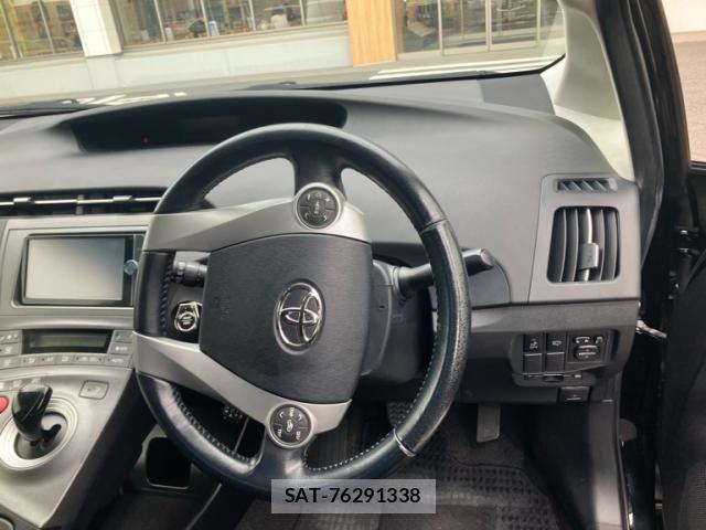 Toyota PRIUS 2012-07 8246393-11