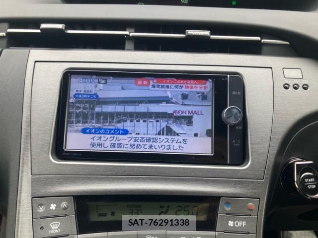 Toyota PRIUS 2012-07 8246393-16