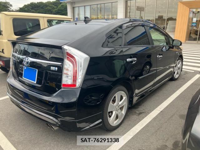 Toyota PRIUS 2012-07 8246393-2