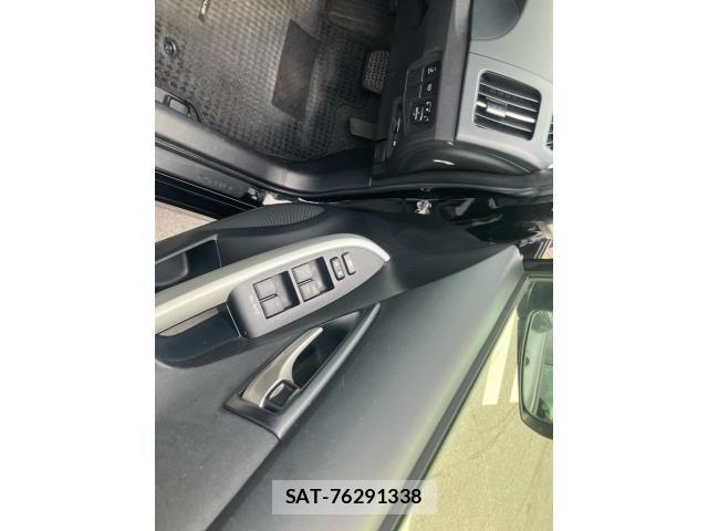 Toyota PRIUS 2012-07 8246393-8