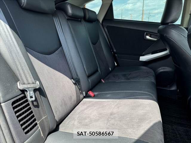 Toyota PRIUS 2014-02 8246389-16