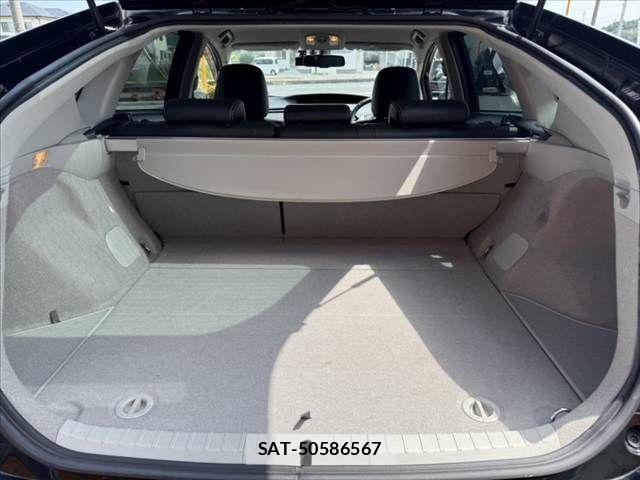 Toyota PRIUS 2014-02 8246389-19