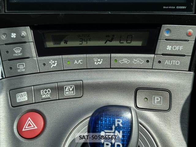 Toyota PRIUS 2014-02 8246389-22