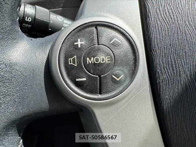 Toyota PRIUS 2014-02 8246389-23