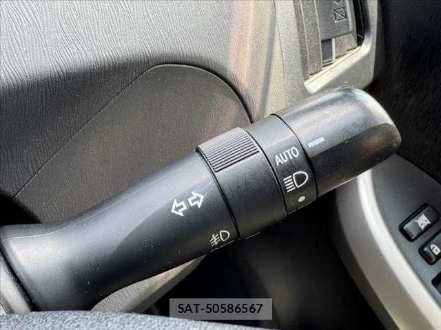 Toyota PRIUS 2014-02 8246389-26