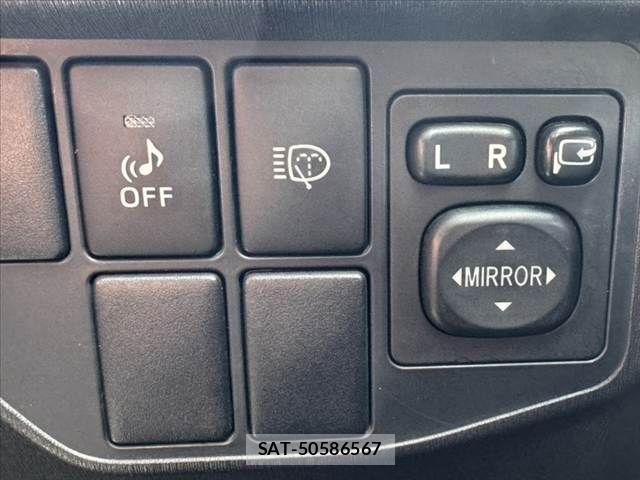 Toyota PRIUS 2014-02 8246389-27