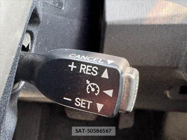 Toyota PRIUS 2014-02 8246389-5