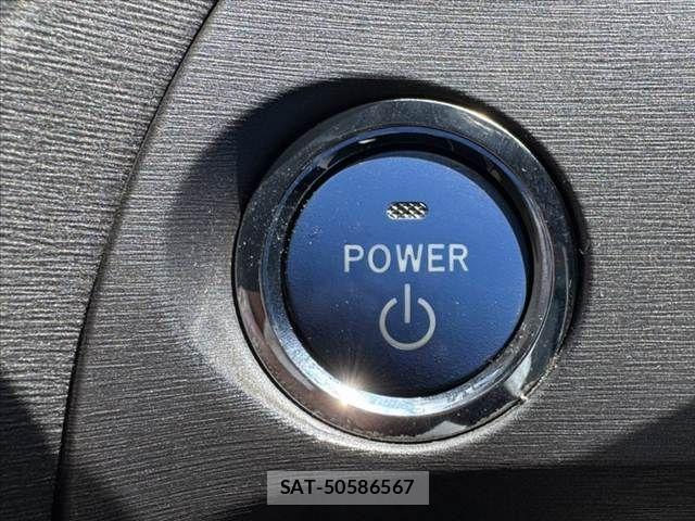 Toyota PRIUS 2014-02 8246389-6