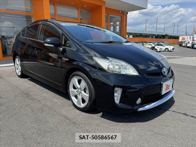 Toyota PRIUS 2014-02 8246389-7