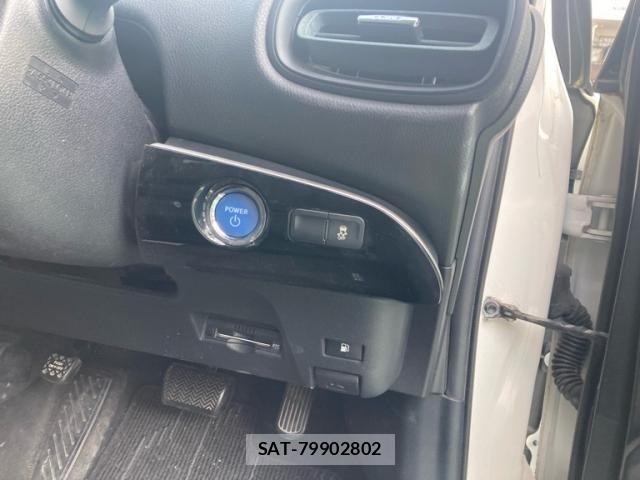 Toyota PRIUS 2017-08 8246391-9