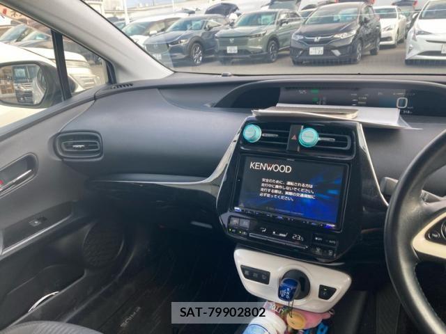Toyota PRIUS 2017-08 8246391-10