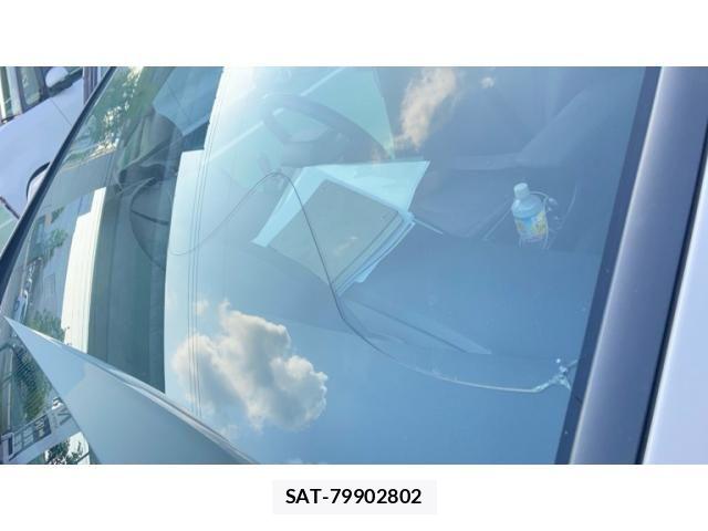 Toyota PRIUS 2017-08 8246391-16