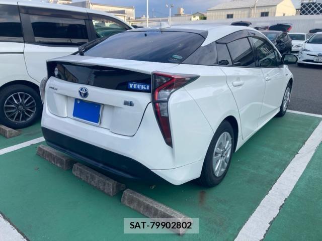 Toyota PRIUS 2017-08 8246391-3