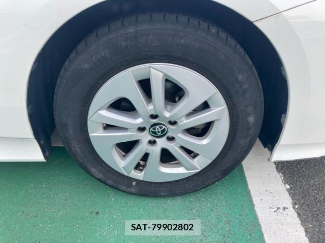 Toyota PRIUS 2017-08 8246391-5