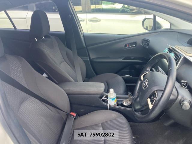 Toyota PRIUS 2017-08 8246391-6