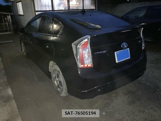 Toyota PRIUS 2014-01 8246412-1