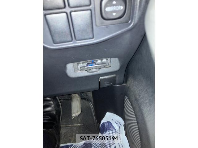 Toyota PRIUS 2014-01 8246412-18