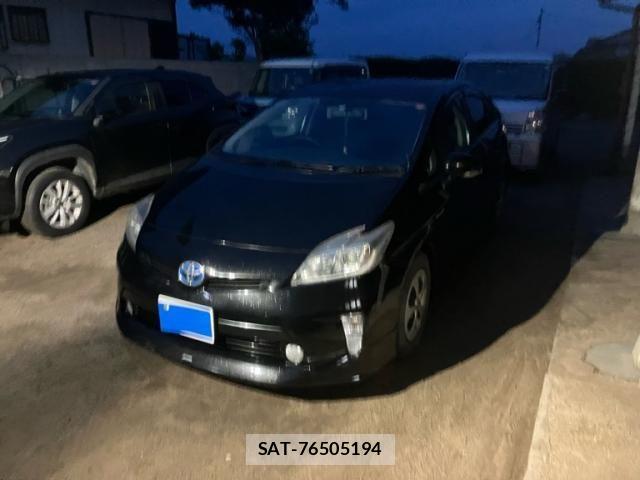 Toyota PRIUS 2014-01 8246412-2
